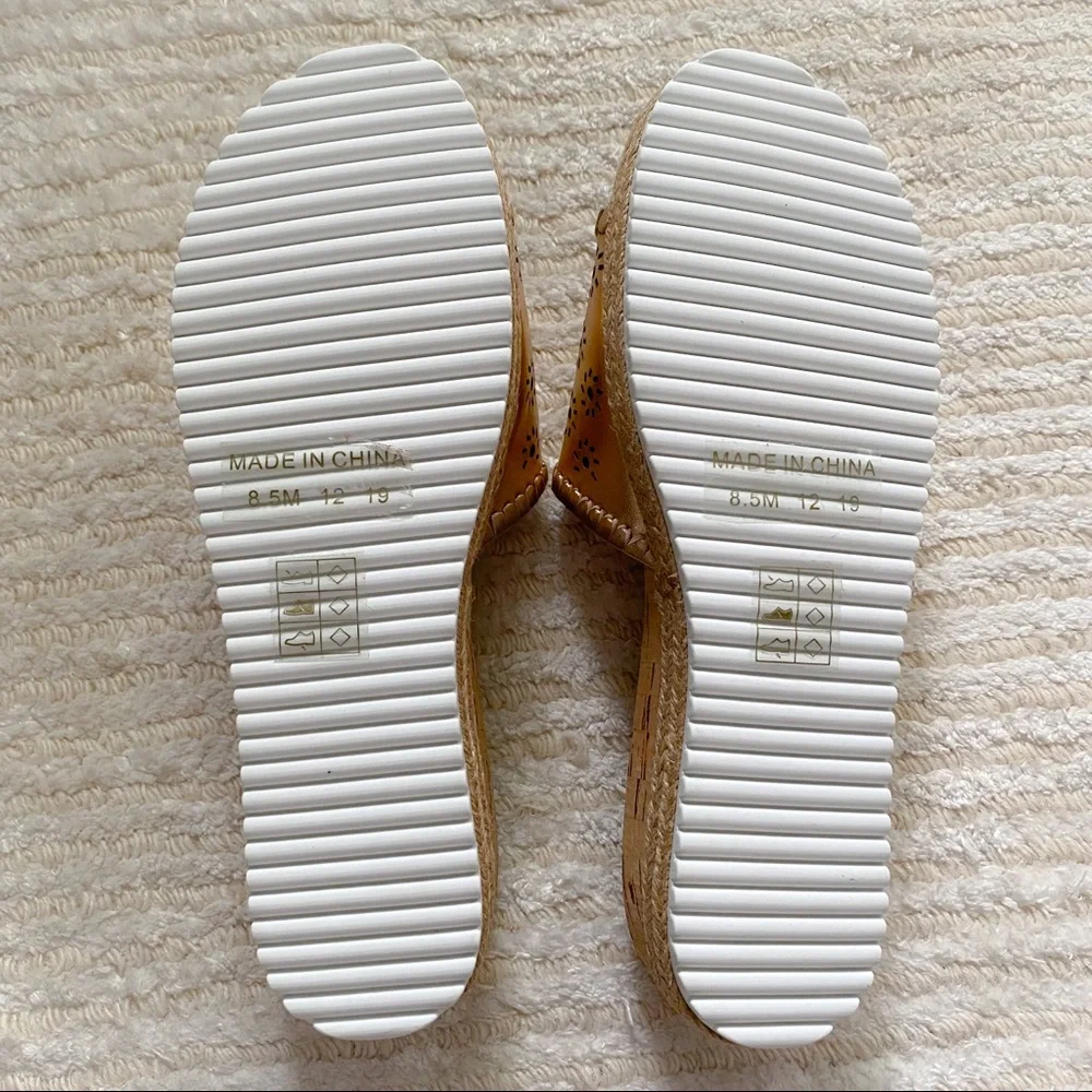 NWT Jack Rogers rose gold cork slides